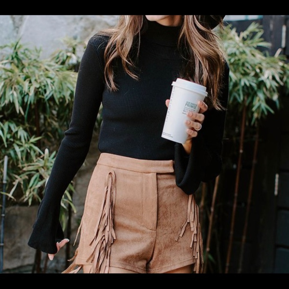 Kittenish Crop Turtleneck size M